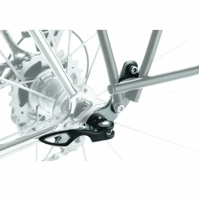 Adaptateur De Fixation Porte-bagage Sur Cadre Sans Oeillet Tubus 1 Adaptateur De Fixation Porte-bagage Sur Cadre Sans Oeillet Tubus