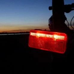 Busch-mueller Eclairage Arrière VAE Toplight Linebrex Busch + Müller -Remorques vélo Soldes eclairage arriere vae toplight linebrex busch muller full 3