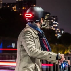 Cosmo Connected Feu Vélo Arrière Connecté Avec Clignotants Cosmo Ride -Remorques vélo Soldes feu velo arriere connecte avec clignotants cosmo ride full 4