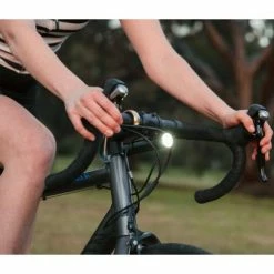 Feu Vélo Avant 700 Lumens PWR ROAD Avec Batterie Externe Knog -Remorques vélo Soldes feu velo avant 700 lumens pwr road avec batterie externe knog full 5