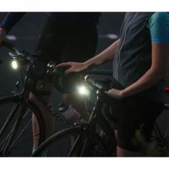 Feu Vélo Avant 700 Lumens PWR ROAD Avec Batterie Externe Knog -Remorques vélo Soldes feu velo avant 700 lumens pwr road avec batterie externe knog full 6