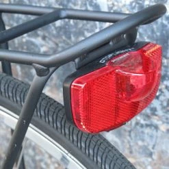 Busch-mueller Feu Vélo Pour Porte Bagage DToplight Permanent -Remorques vélo Soldes feu velo pour porte bagage dtoplight permanent full 3