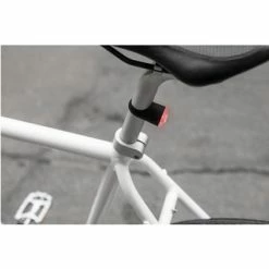 Feux Avant Et Arrière De Signalisation Vélo Ugo Reelight -Remorques vélo Soldes feux avant et arriere de signalisation velo ugo reelight full 3