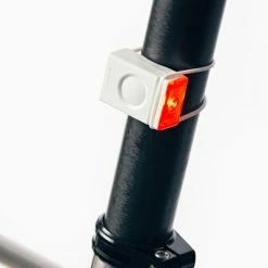Lampe Vélo LED Arrière Block Bookman 18 Lumens -Remorques vélo Soldes lampe velo led arriere block bookman 18 lumens full 5