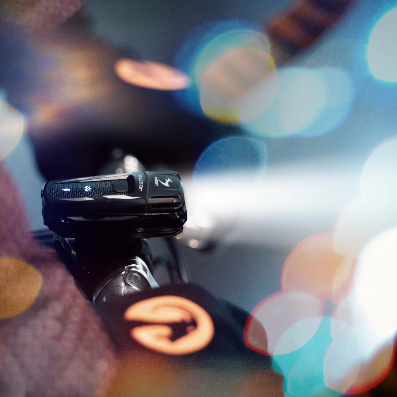 Phare De Vélo Avant USB 400 Lumens Meteor Moon 4 Phare De Vélo Avant USB 400 Lumens Meteor Moon – Image 4