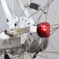 Lampes Vélo Sans Piles Sur Moyeu SL200 Reelight -Remorques vélo Soldes sl200 reelight feu sans piles velo